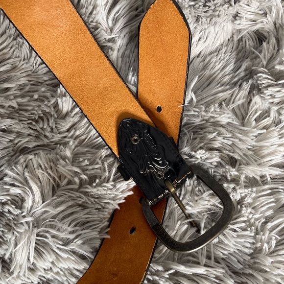 Vintage Tooled Leather Western Belt - Picture 8 of 8